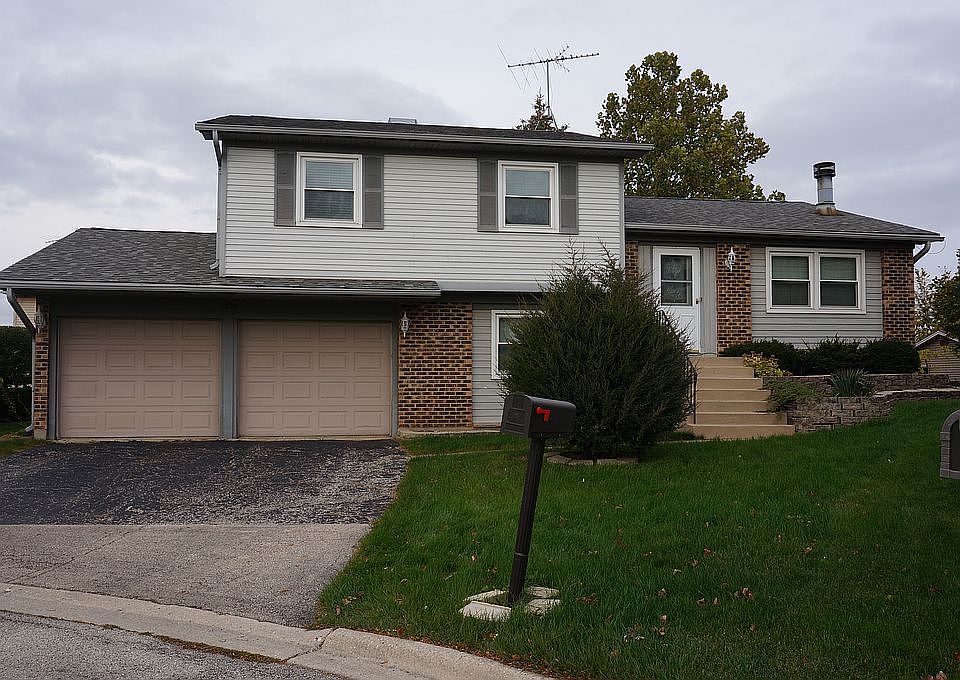 1st image of 1590 E Bayside Ct