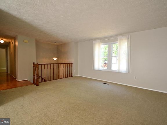 3rd image of 7725 Baggins Rd