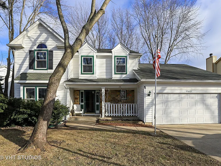 1162 Sandhurst Dr — Photo 1