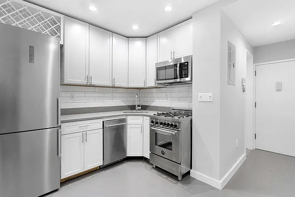 Rented by Cooper & Cooper Real Estate | media 10