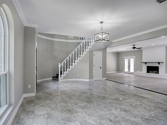 3rd image of 15707 Walkwood Dr