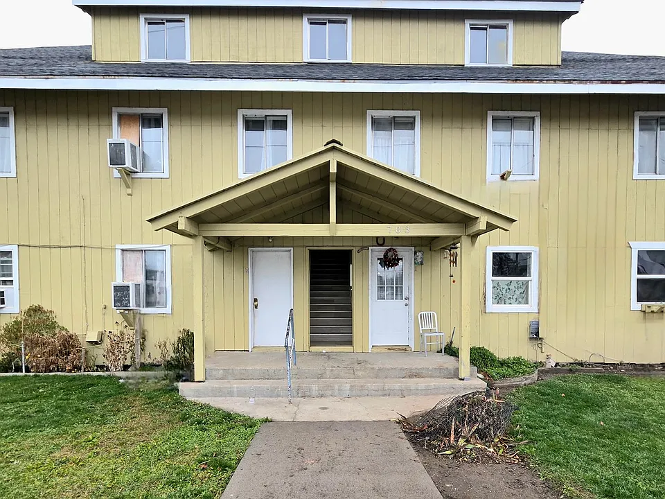 703 Pioneer Ave