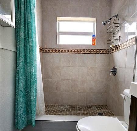 5th image of 820 15th St #2