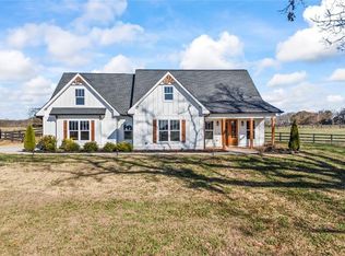 7588 State Route 98 Rd, Commerce, GA 30530