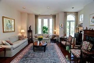 3rd image of 2064 N Lincoln Ave