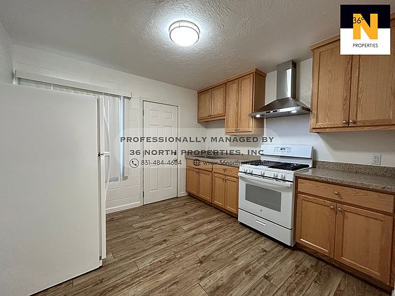 4th image of 109 8th St #111