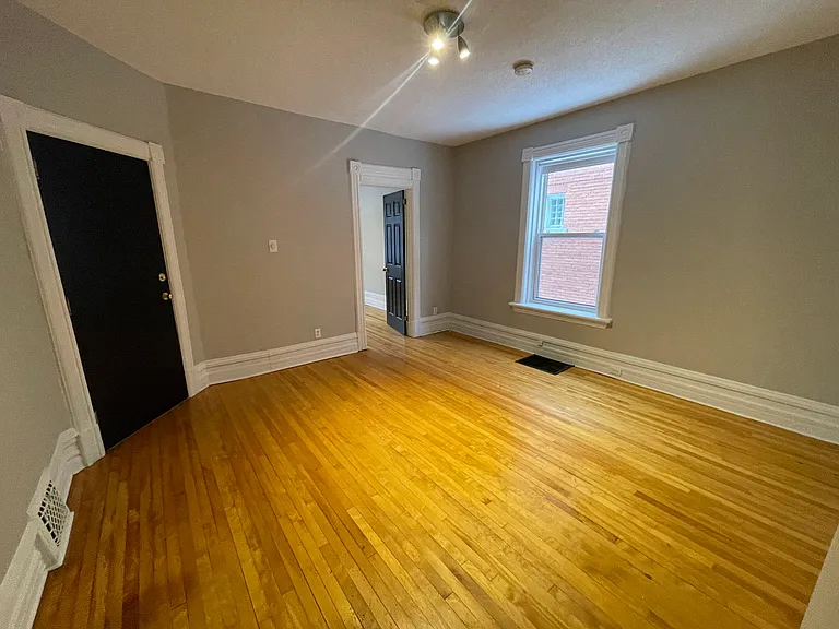 80 Flora St #1 — Photo 3