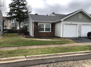 1946 Georgetown Ln, Hoffman Estates, IL 60169