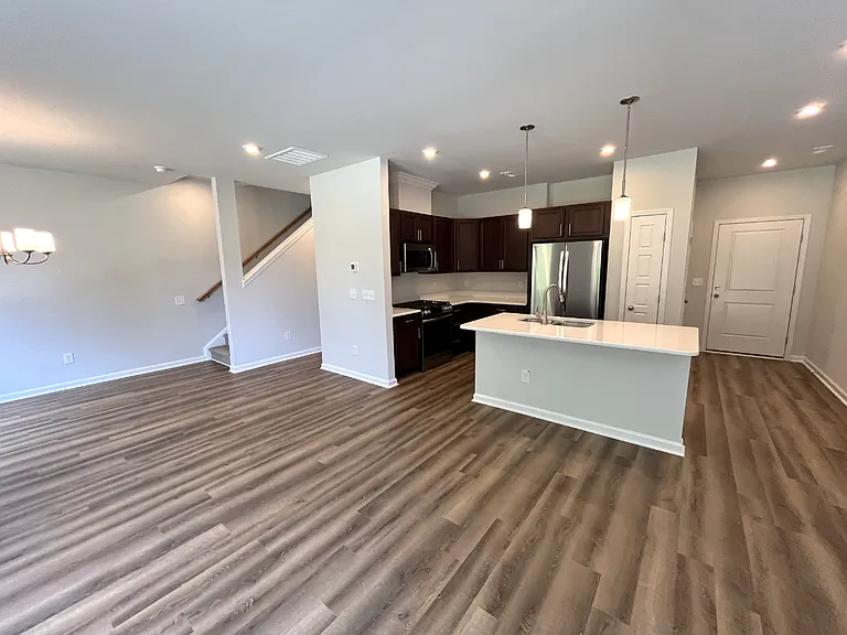 272 Shingle Oak Rd — Photo 4