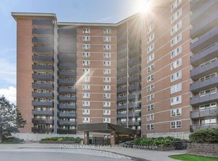 2000 Jasmine Cres #1112, Ottawa, ON K1J 8K4
