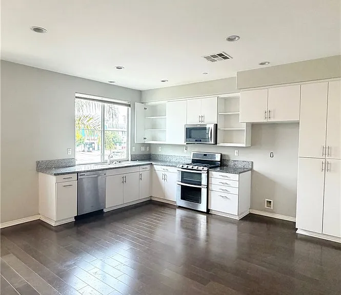 18811 S Prado Ct — Photo 3