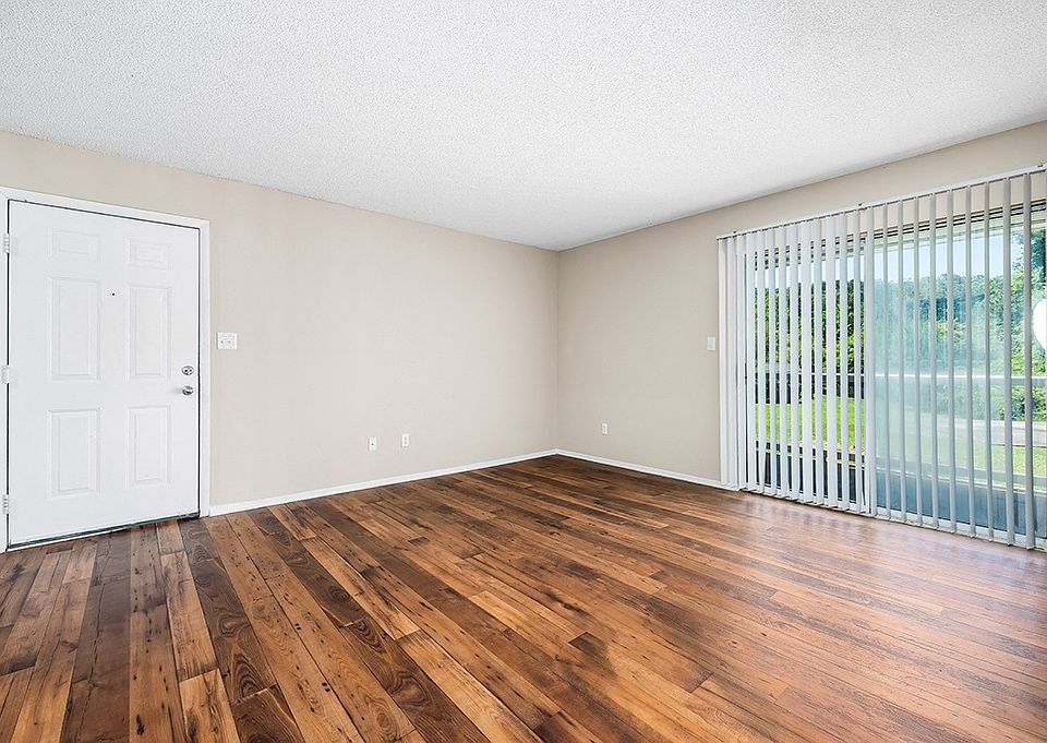 Klein - 1 Bed / 1 Bath - 760 Sq.Ft.