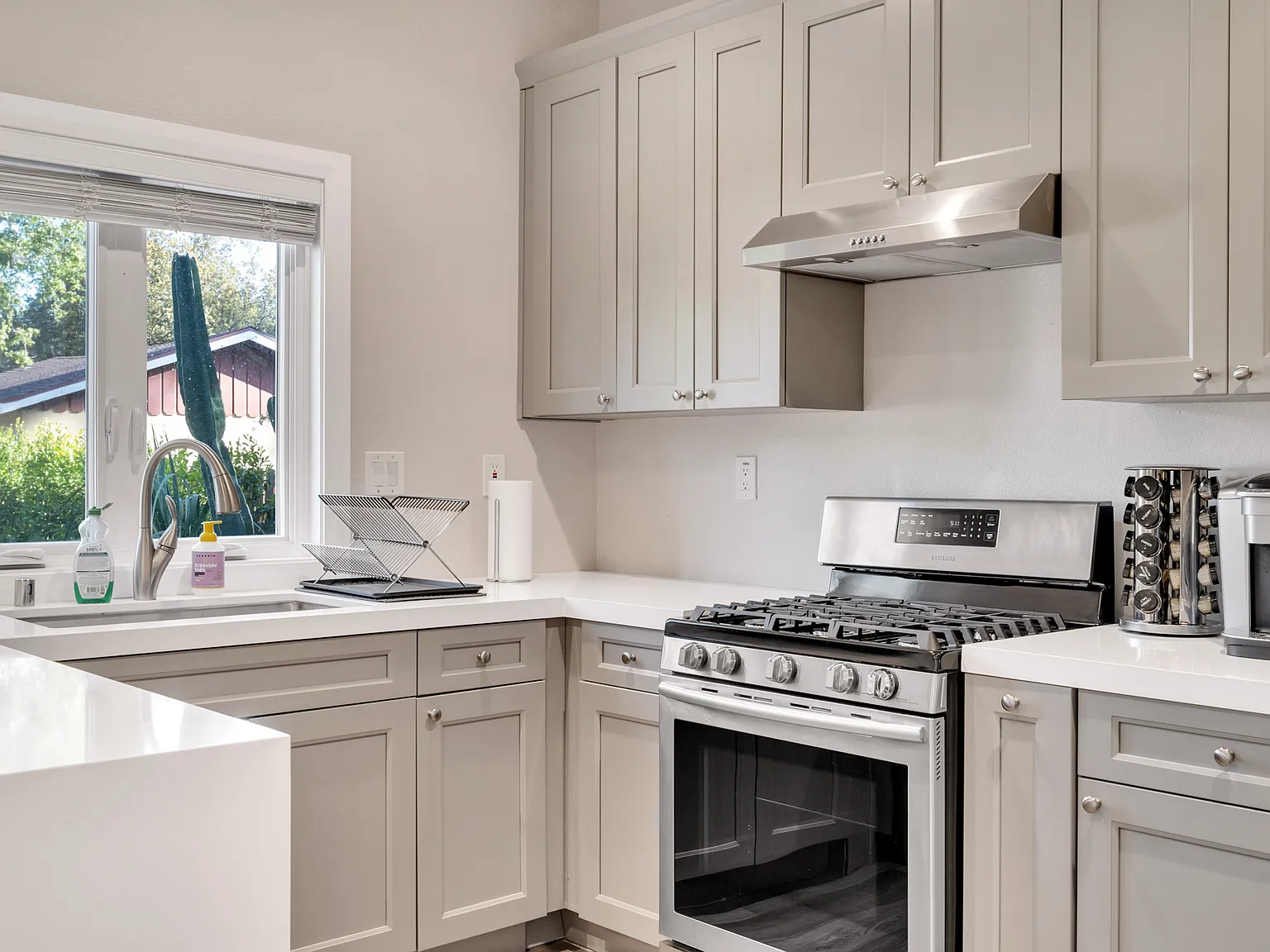 2 bed, 650 sqft, $2,650 — Photo 4