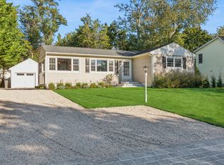 34 Westwood Dr, Sag Harbor, NY 11963