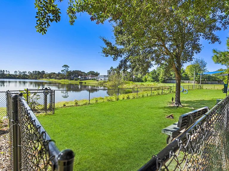Country Club Lakes — Photo 28