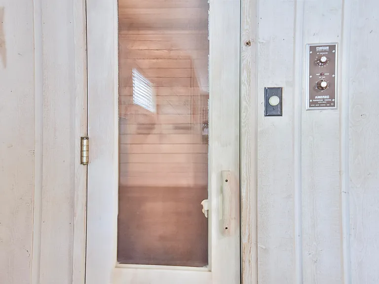 412 E Pine Ave — Photo 1