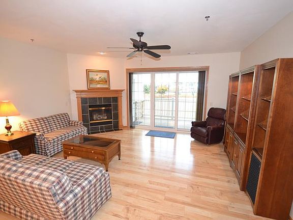 3rd image of 1275 Shadowood Cir Unit 106