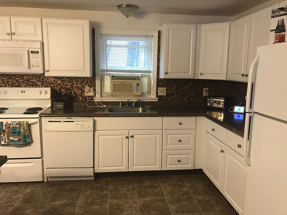 2nd image of 20 Garfield St APT 31