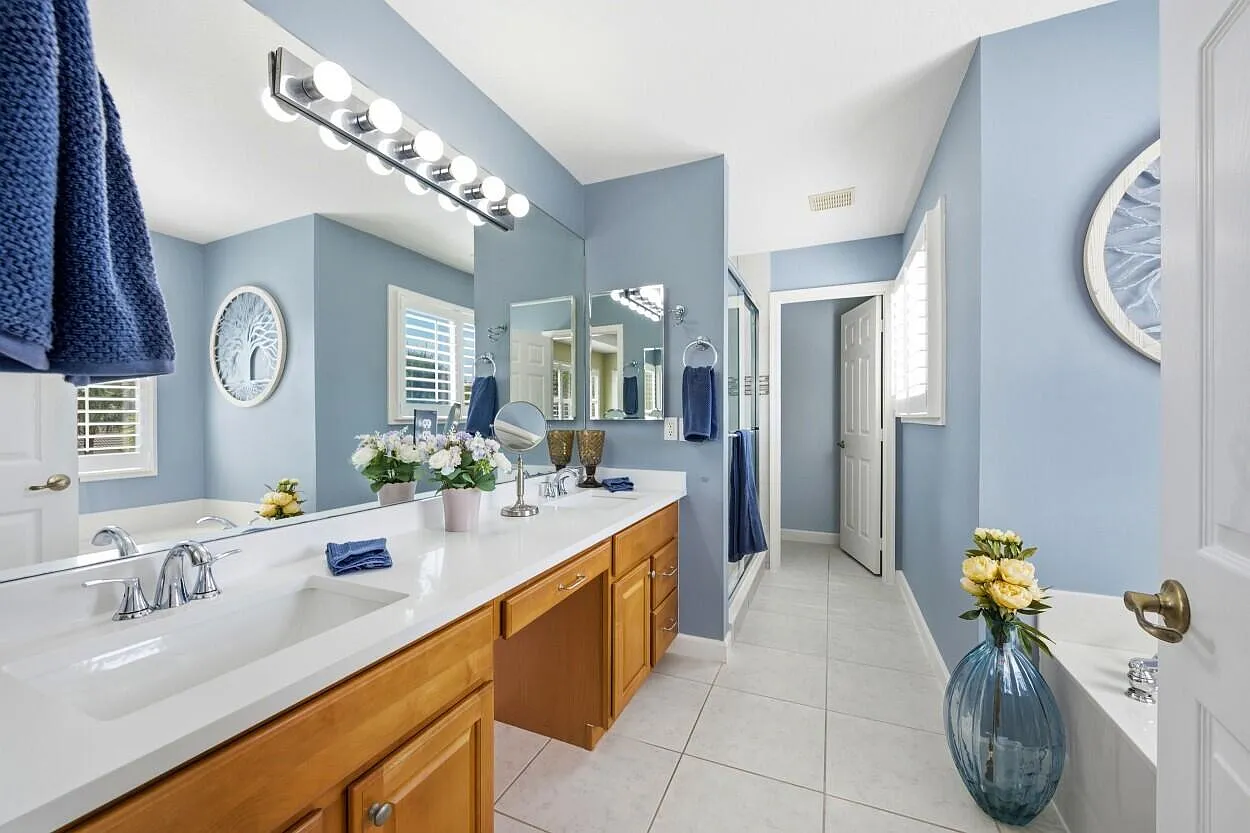 4 bed, 2088 sqft, $5,650 — Photo 4
