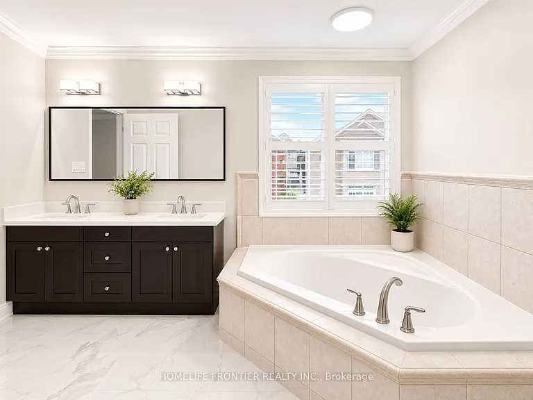 885 Farmstead Dr #UPPER — Photo 24