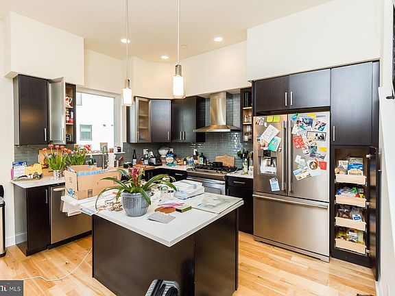 5th image of 1852 Frankford Ave #B