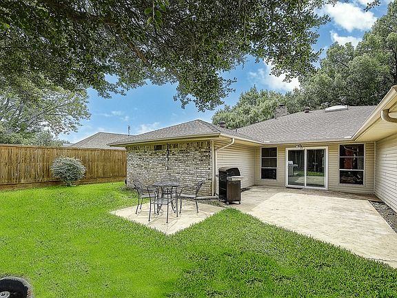 5th image of 2225 Stone Creek Dr