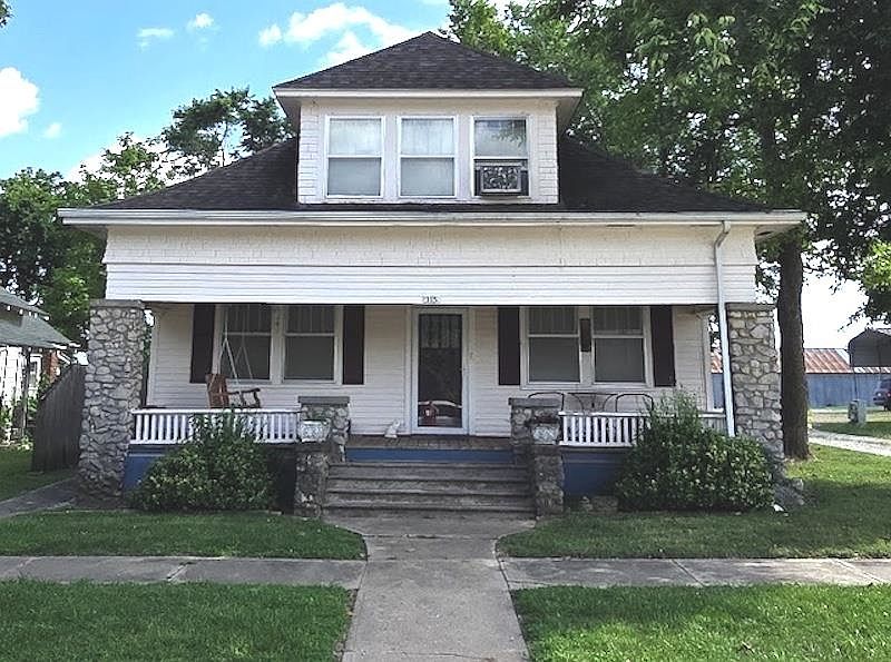 1st image of 115 E 2nd St