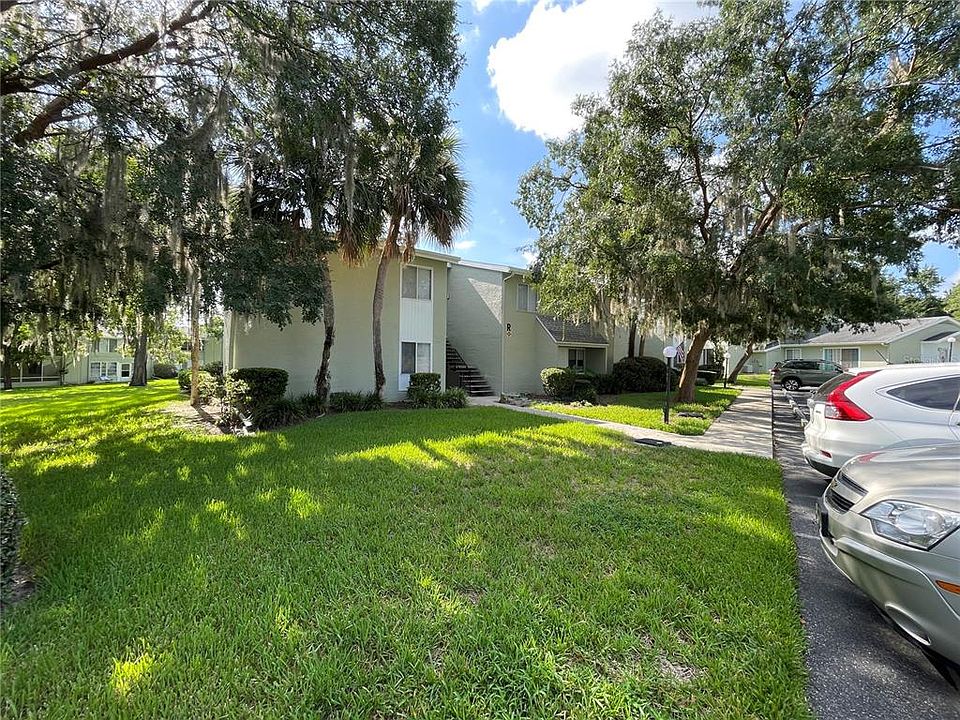 1st image of 586 Bahia Cir #B