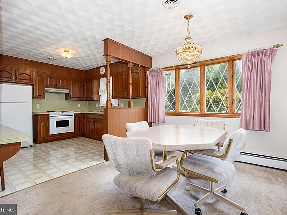 4th image of 720 Pleasant Dr