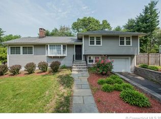 1 Skyline Dr, Farmington, CT 06032