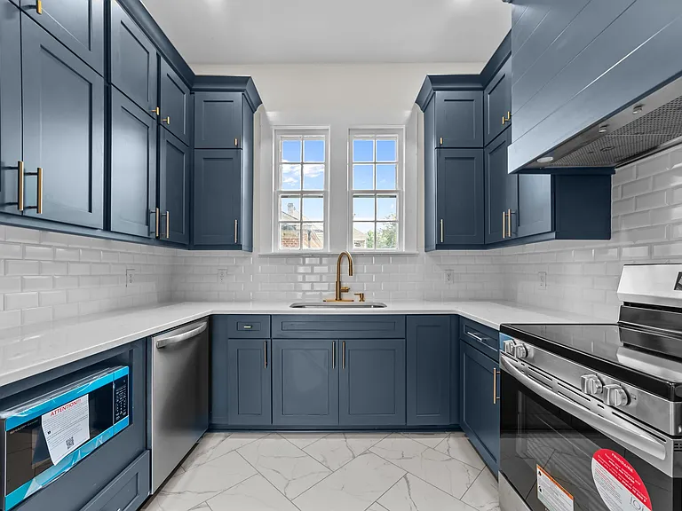 325 N Market St — Photo 17