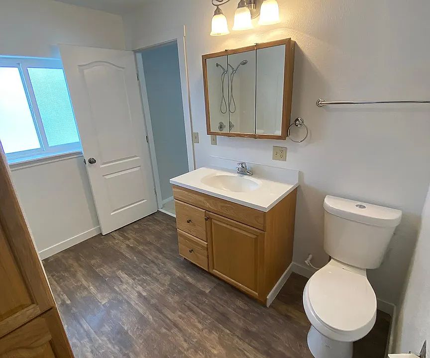 1st image of 104 W 12th Ave