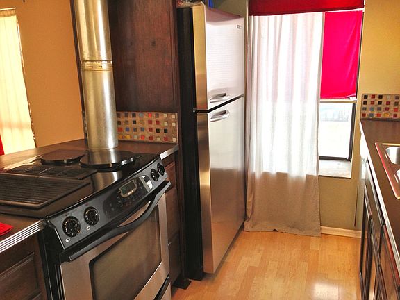 3rd image of 18411 Hatteras St Unit 239