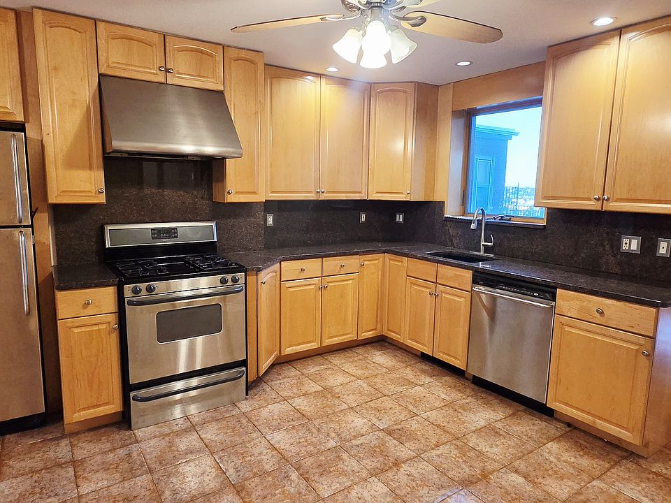 1st image of 186 Webster St #3