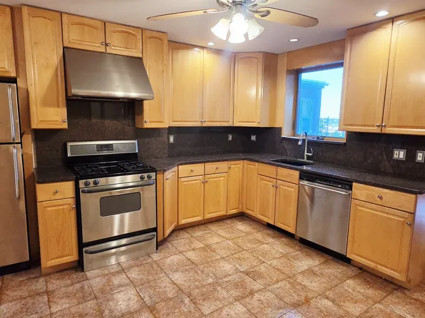186 Webster St #3, Boston, MA 02128