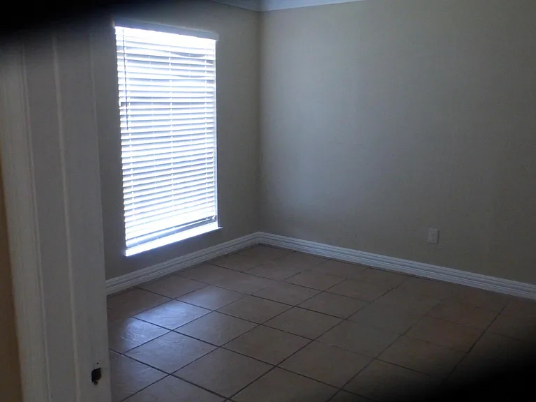 1302 Yukon Dr — Photo 11