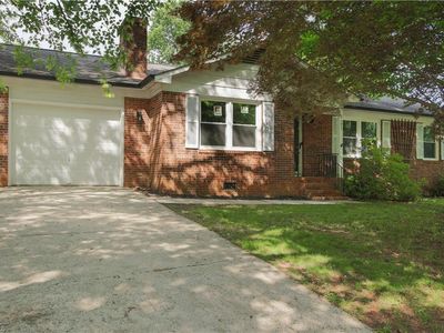 2607 New Garden Rd E, Greensboro, NC, 27455