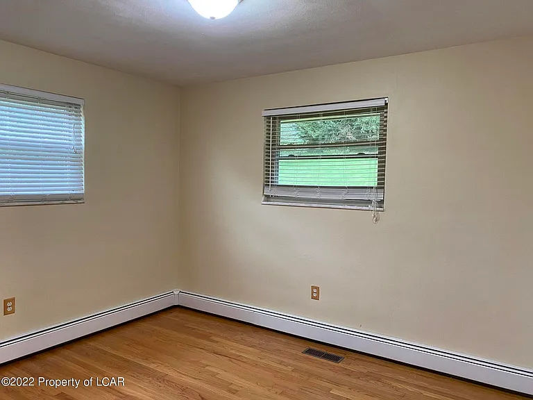 317 Highland Ave — Photo 12