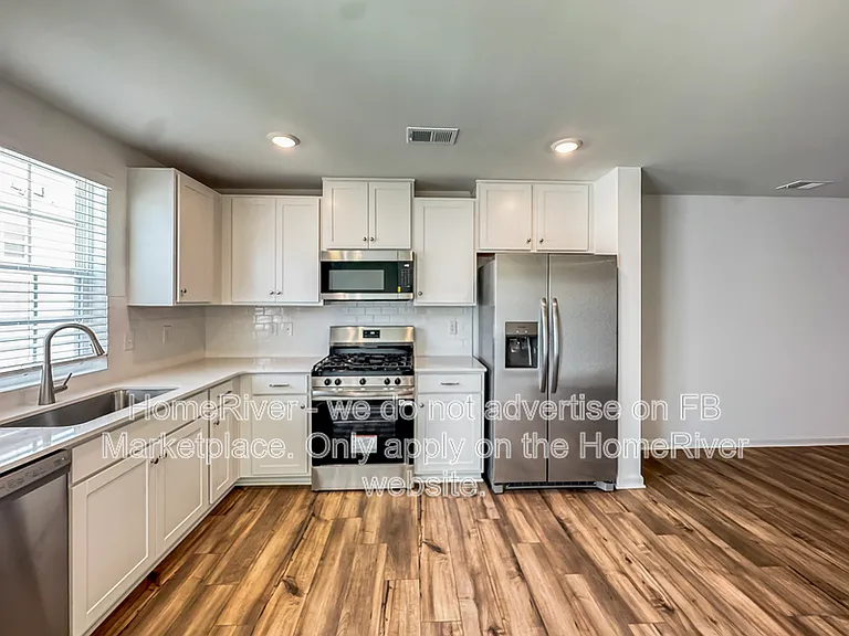 314 Livesey Ln — Photo 8