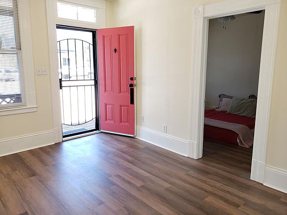 4th image of 1536 Park St