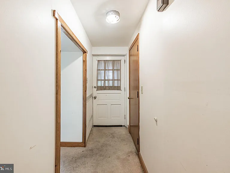 800 E Cathedral Rd #2 — Photo 14