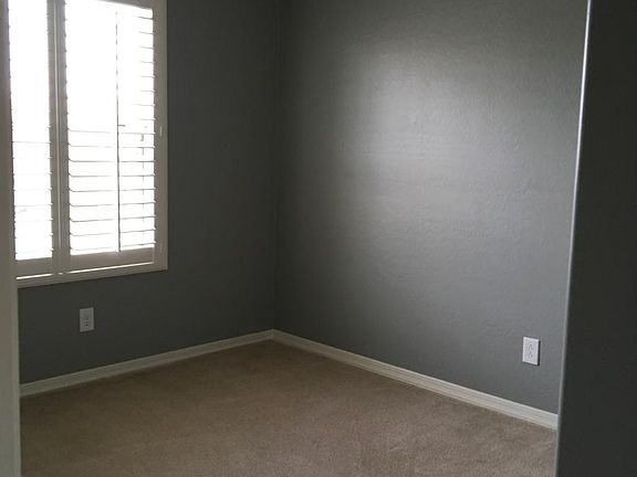 5th image of 2226 S Deerfield Ln