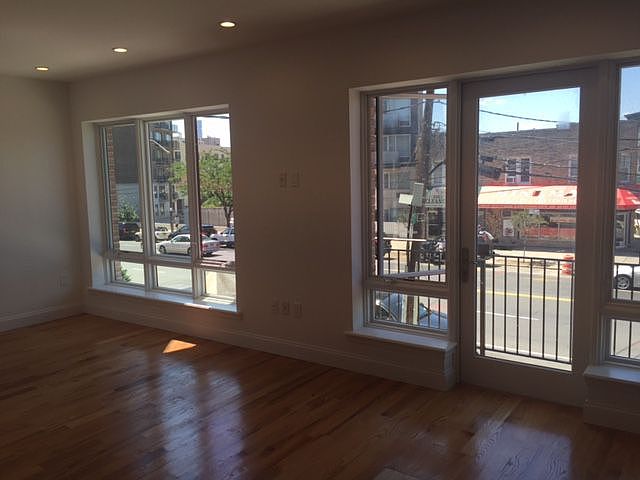 1st image of 2620 21st St APT 301