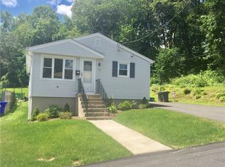 14 Parkhill Rd, North Providence, RI 02911