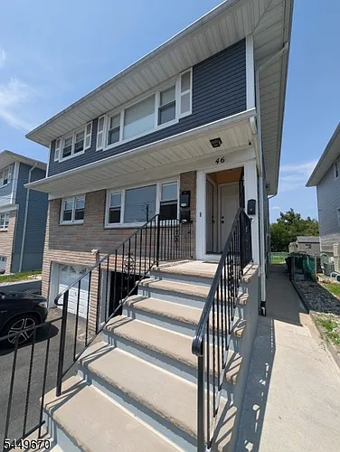 46 Sager Pl Photo 1