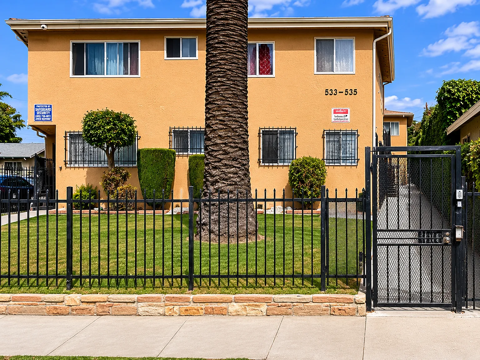 533 W. 75th Street Los Angeles, CA 90044 — Photo 2