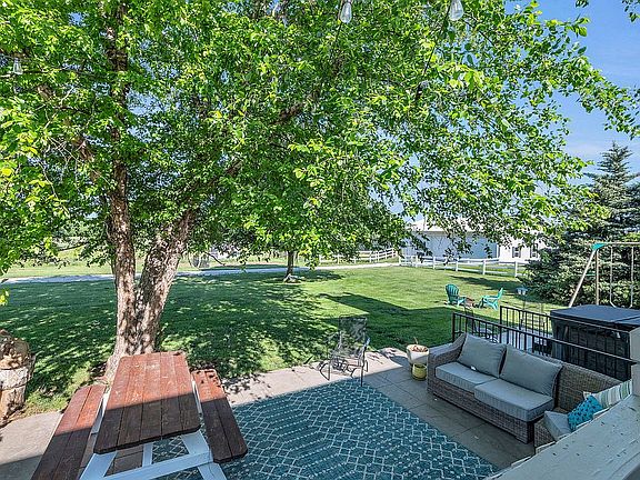 4th image of 20590 Mission Rd