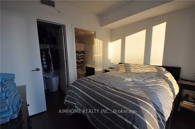 2200 Lake Shore Blvd W #3304 — Photo 4