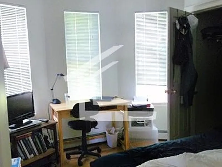31 Raymond St #1 — Photo 6