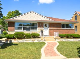 1640 Stratford Ave, Westchester, IL 60154